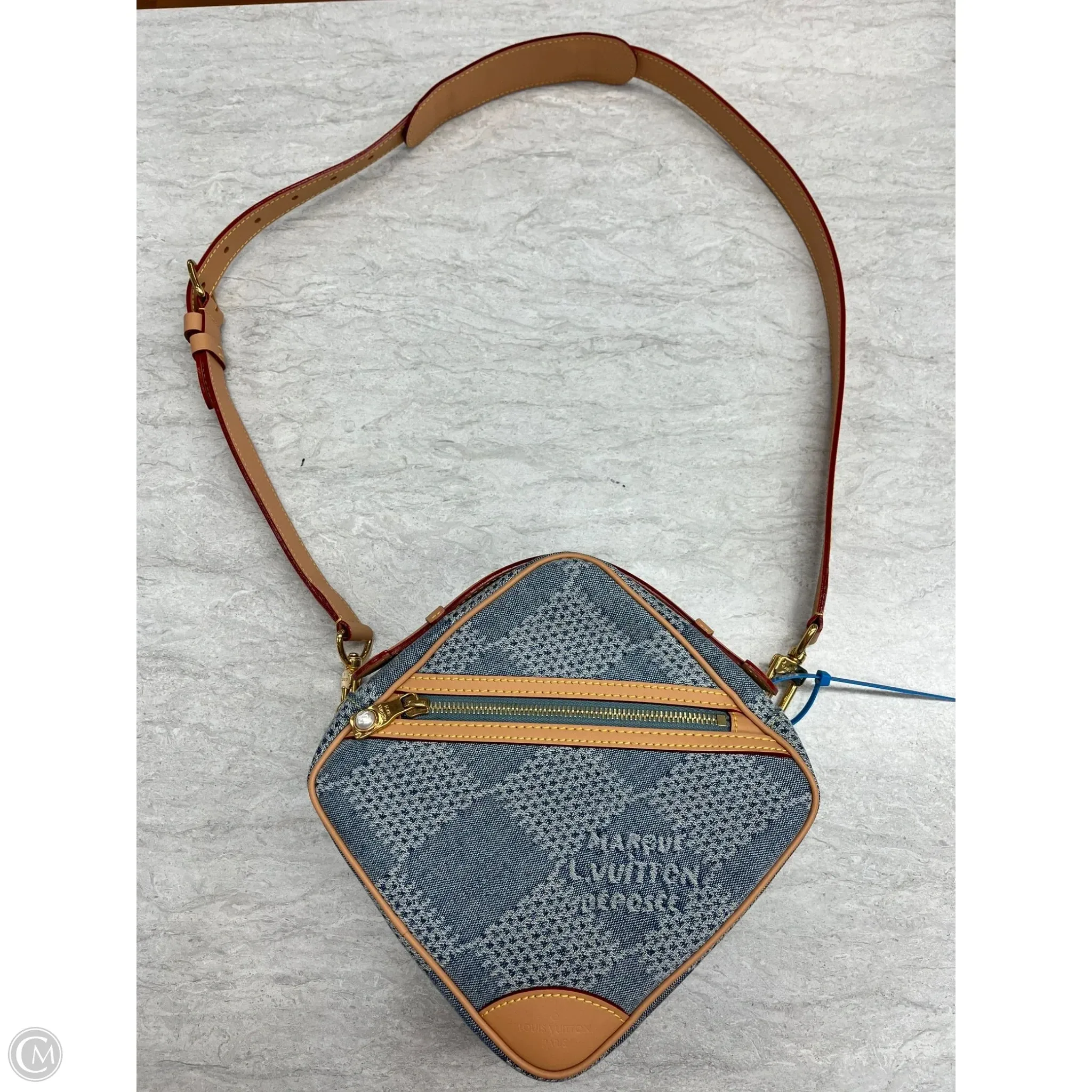 Crossbody Luxury Designer By Louis Vuitton, Size: Medium
