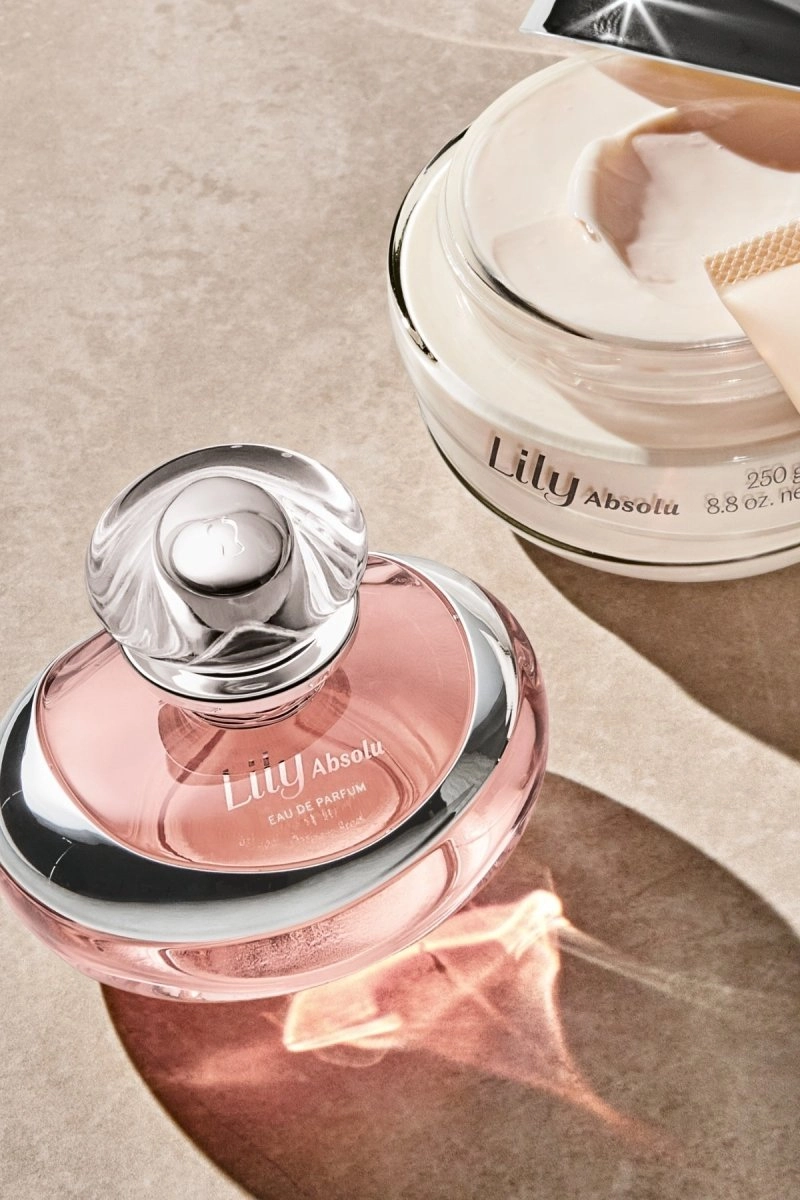 Lily Absolu Deluxe Gift Set for Women