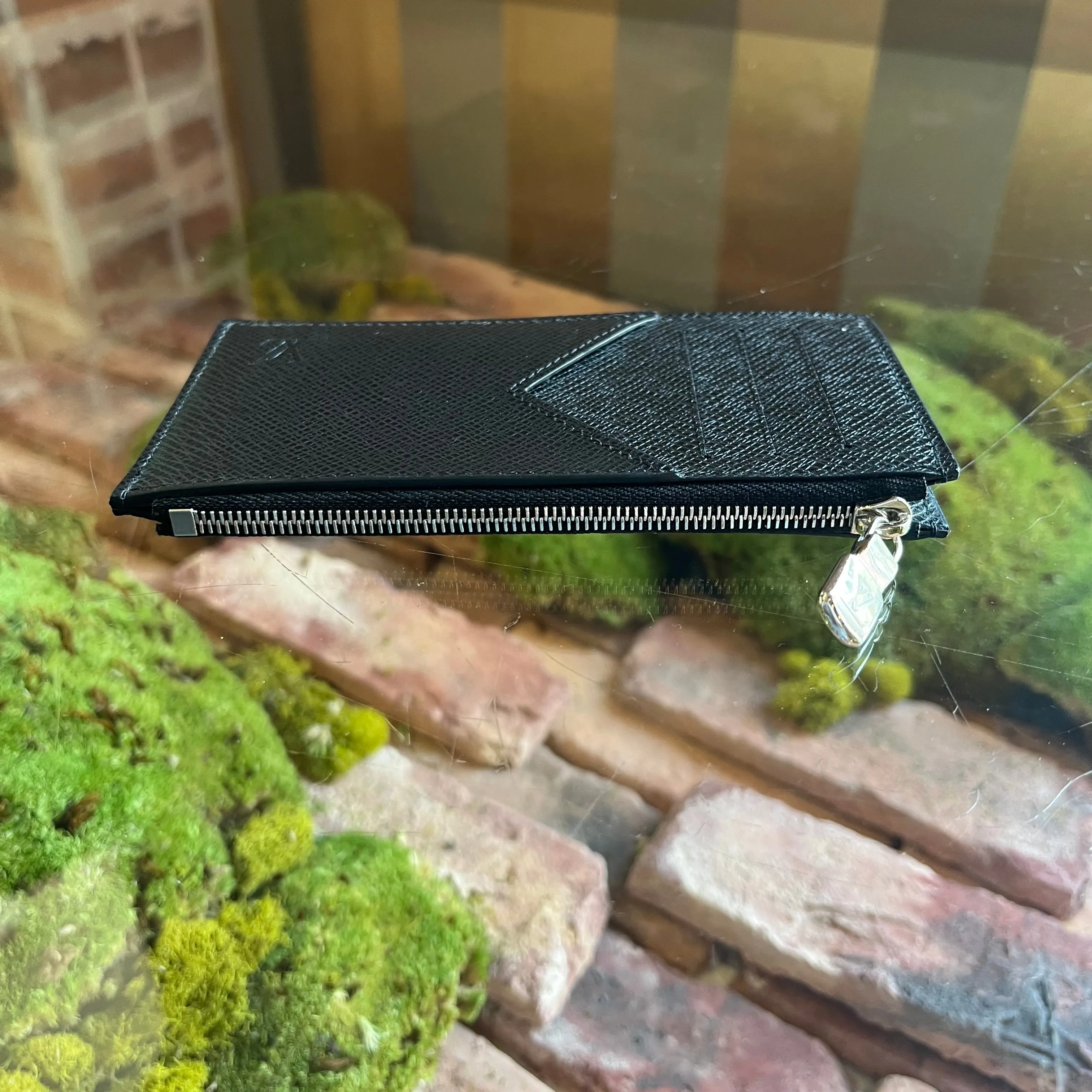 LOUIS VUITTON Taiga Black Leather Coin Card Holder Wallet