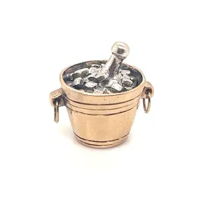 Vintage Bubbles on Ice 9ct Charm