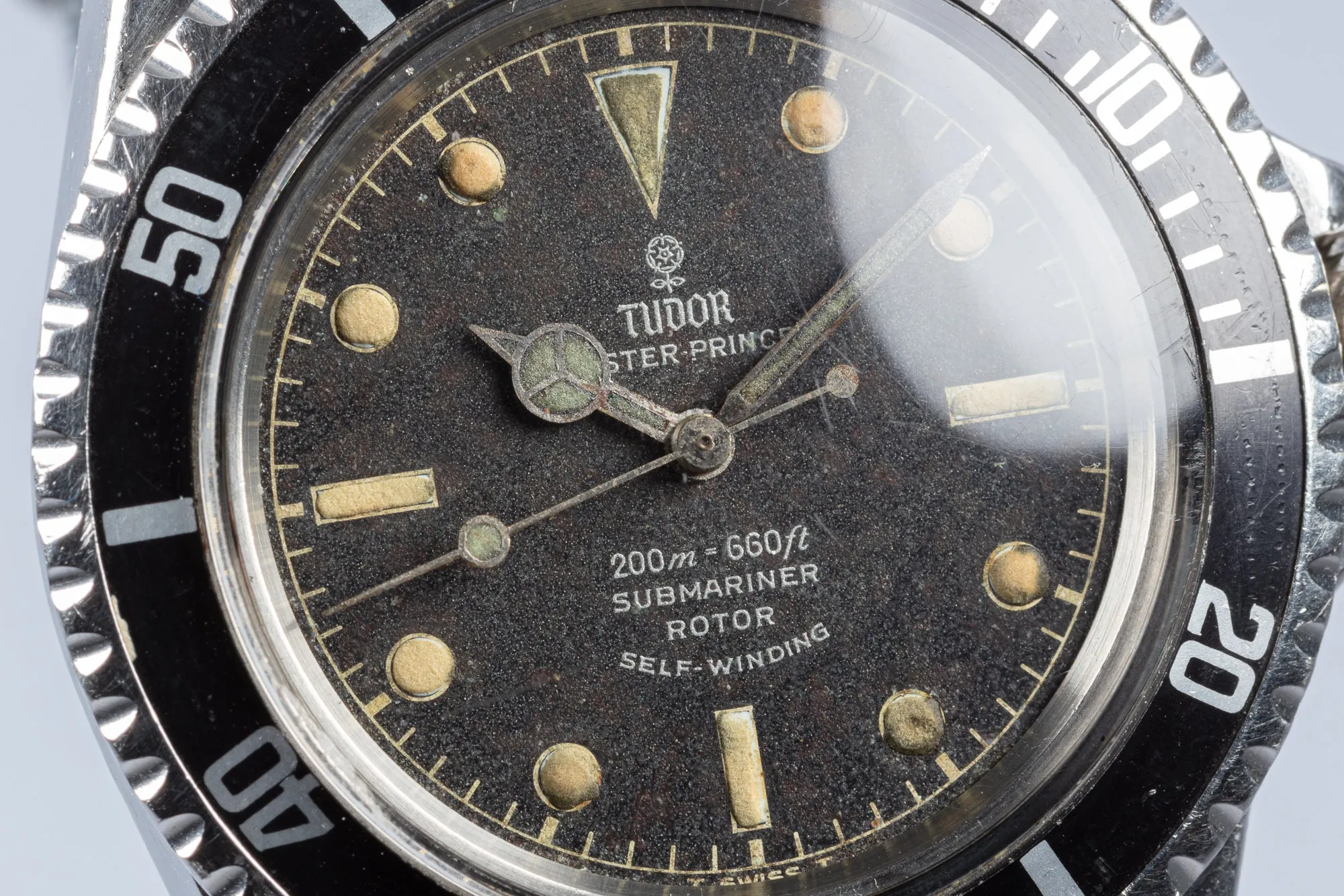 Vintage Royal Navy 1964 Tudor 7928 Gilt Chapter Ring